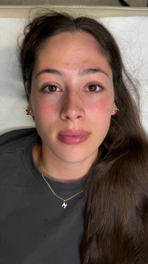 Lashes before — straight and natural