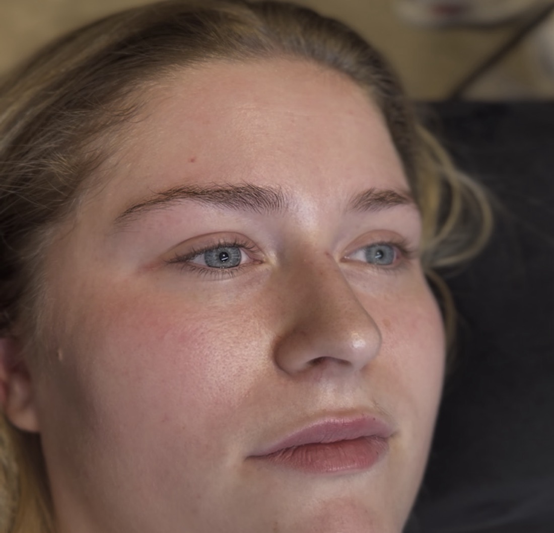Lashes before — straight